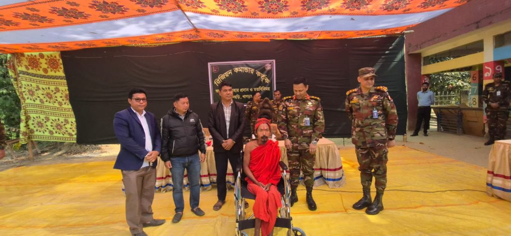 অস্ত্রধারীরা অস্ত্র ছেড়ে স্বাভাবিক জীবনে ফিরে আসুন ; ব্রিগেডিয়ার জেনারেল কে এম ওবায়দুল হক