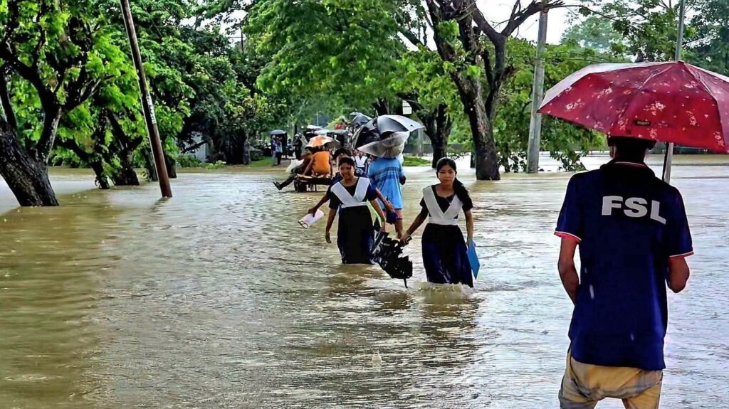 টানা বৃষ্টিতে প্লাবিত খাগড়াছড়ি, বন্ধ সাজেকের পর্যটন কেন্দ্র, পানিবন্দী হাজারো পরিবার