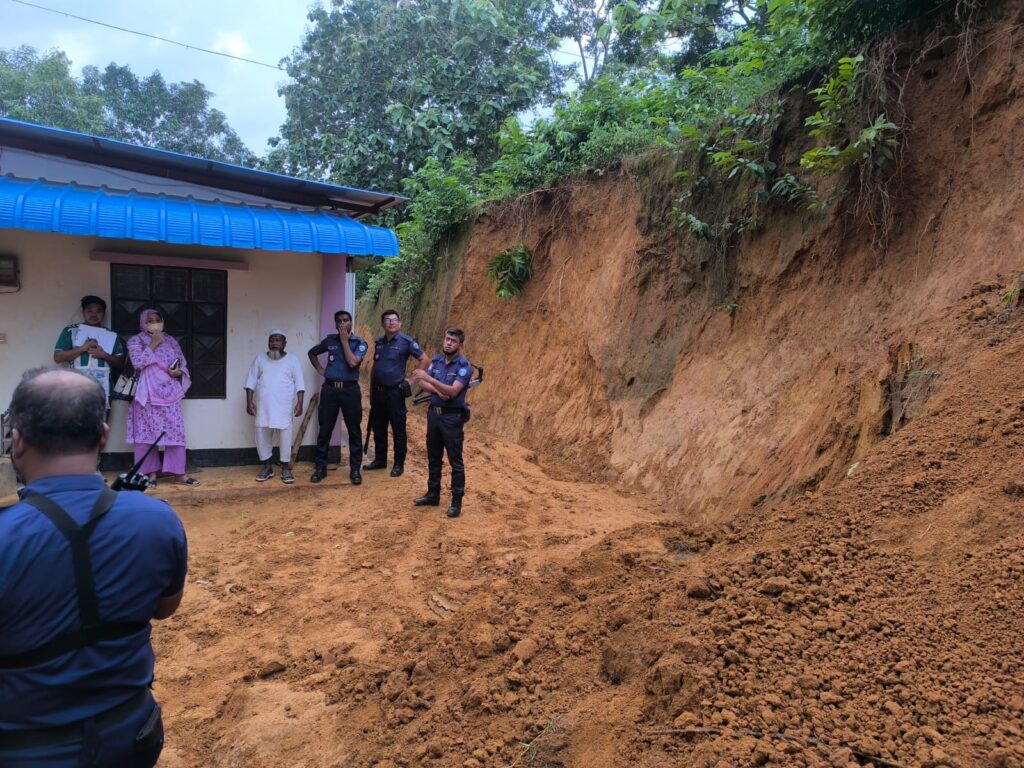 খাগড়াছড়িতে পাহাড় কেটে মাটি উত্তোলন; ভ্রাম্যমাণ আদালতে জরিমানা ৫০ হাজার