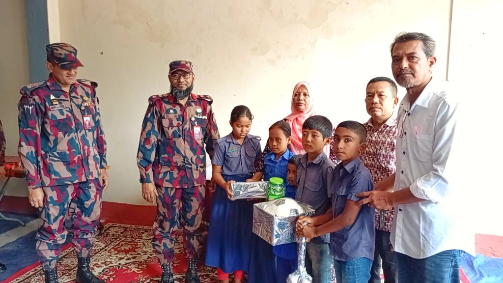 রামগড়ে আর্থ-সামাজিক উন্নয়নে ব্যক্তি ও প্রতিষ্ঠানে বিজিবির মানবিক সহায়তা