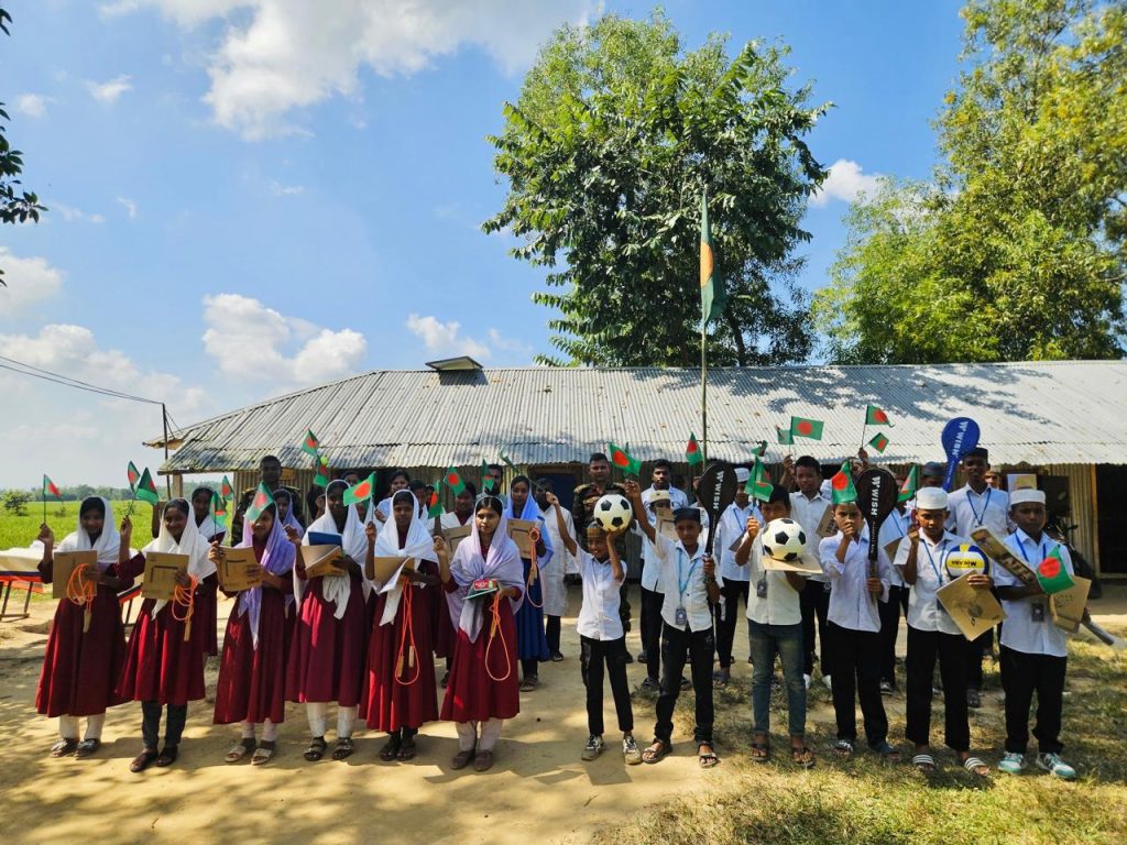 দুর্গম পাহাড়ে শিক্ষা ও খেলাধুলা প্রসারে শিক্ষার্থীদের পাশে সেনাবাহিনীর লক্ষ্মীছড়ি জোন